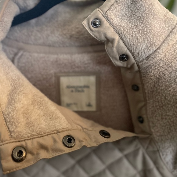 Abercrombie and Fitch pullover - Picture 2 of 2